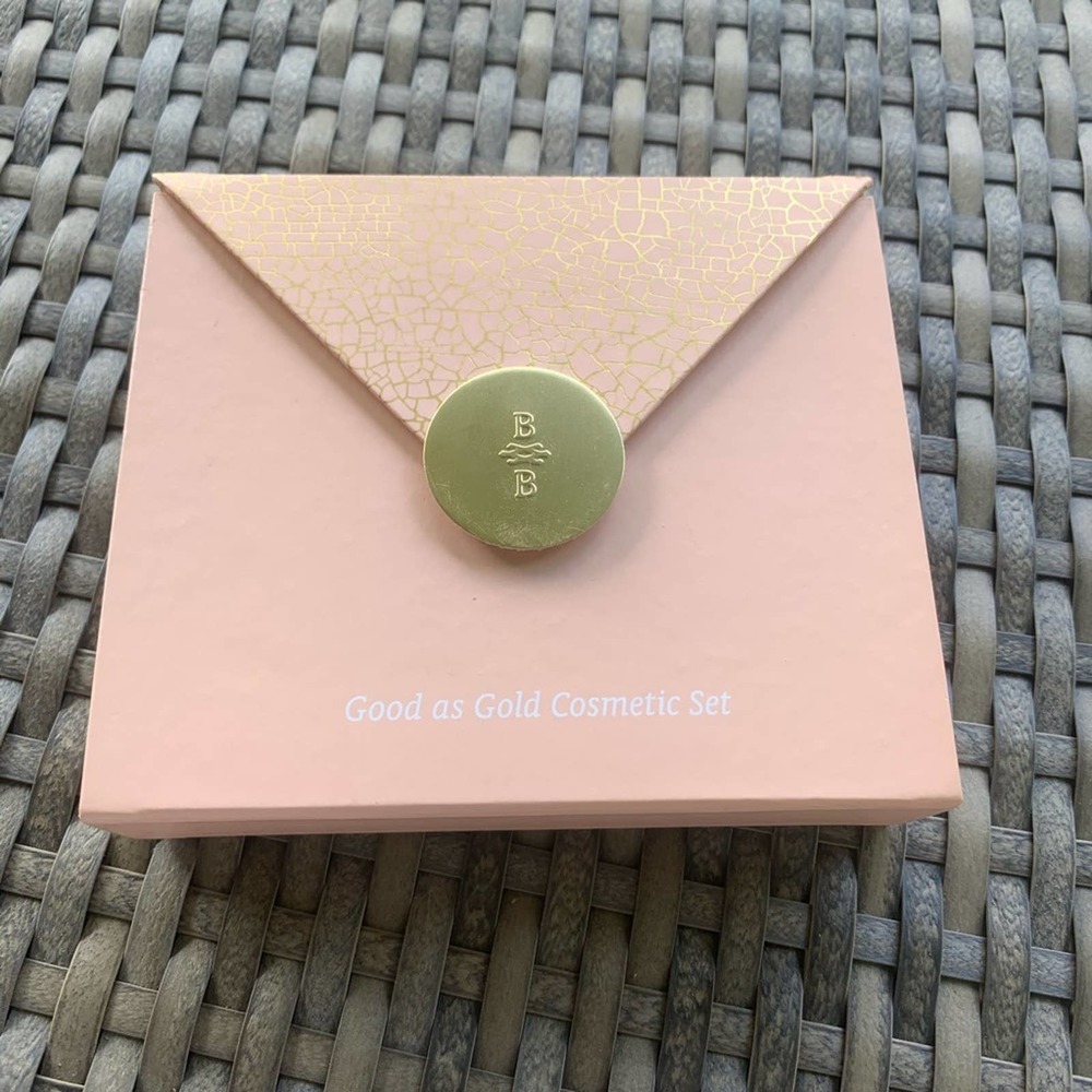 Beauty Brands Good as Gold Cosmetic Set